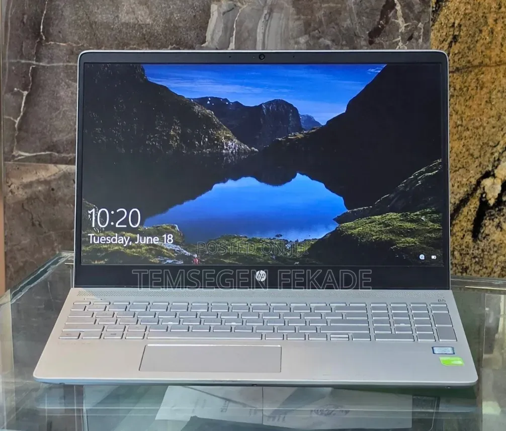 New Laptop HP Pavilion 15 8GB Intel Core i5 SSD 256GB