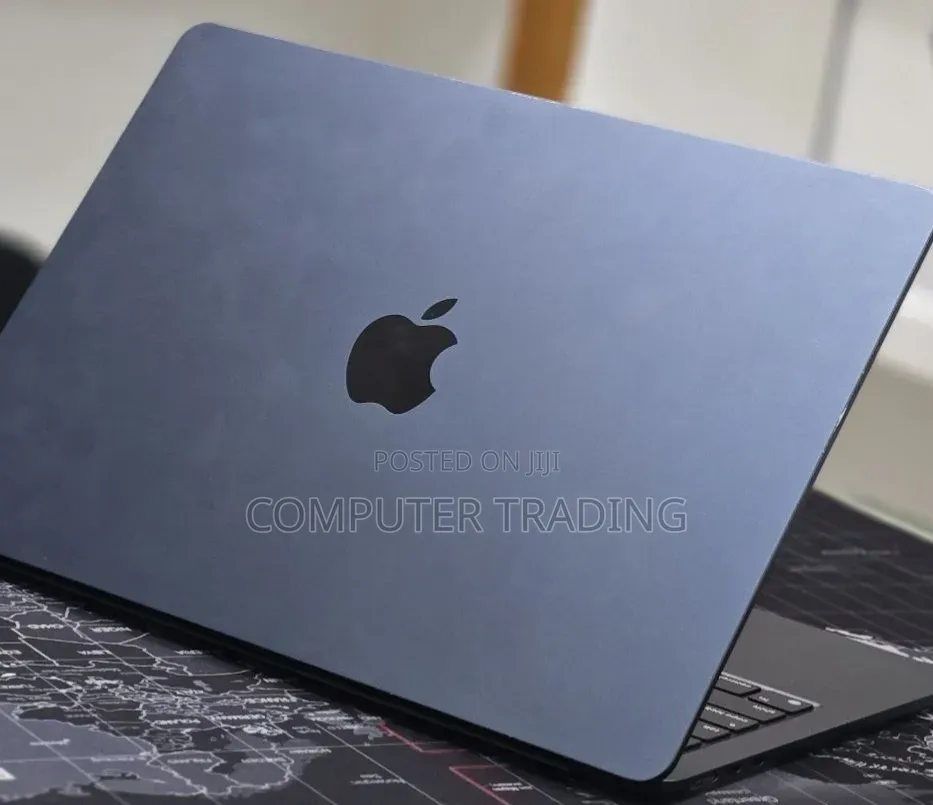 New Laptop Apple MacBook Air 2022 M2 8GB Intel Core i7 SSD 256GB