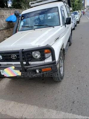 Toyota Land Cruiser 2006 White