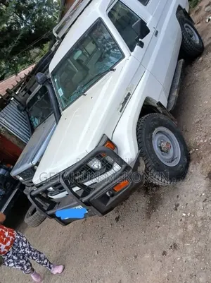 Toyota Land Cruiser 2006 White