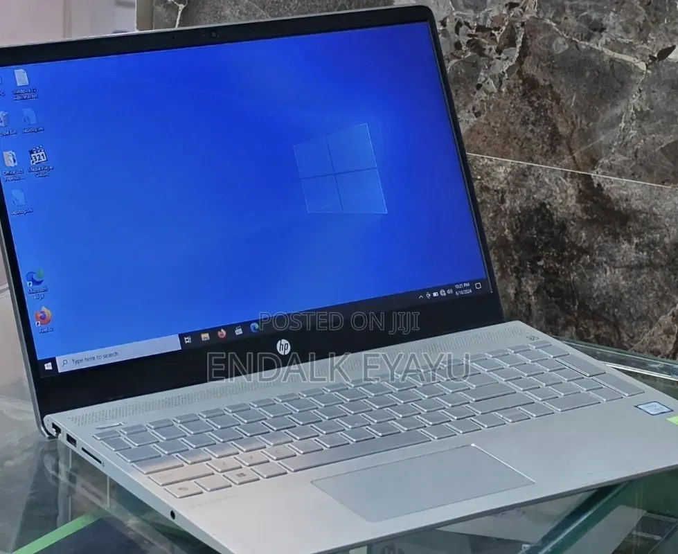 New Laptop HP Pavilion 15 8GB Intel Core i5 SSD 256GB