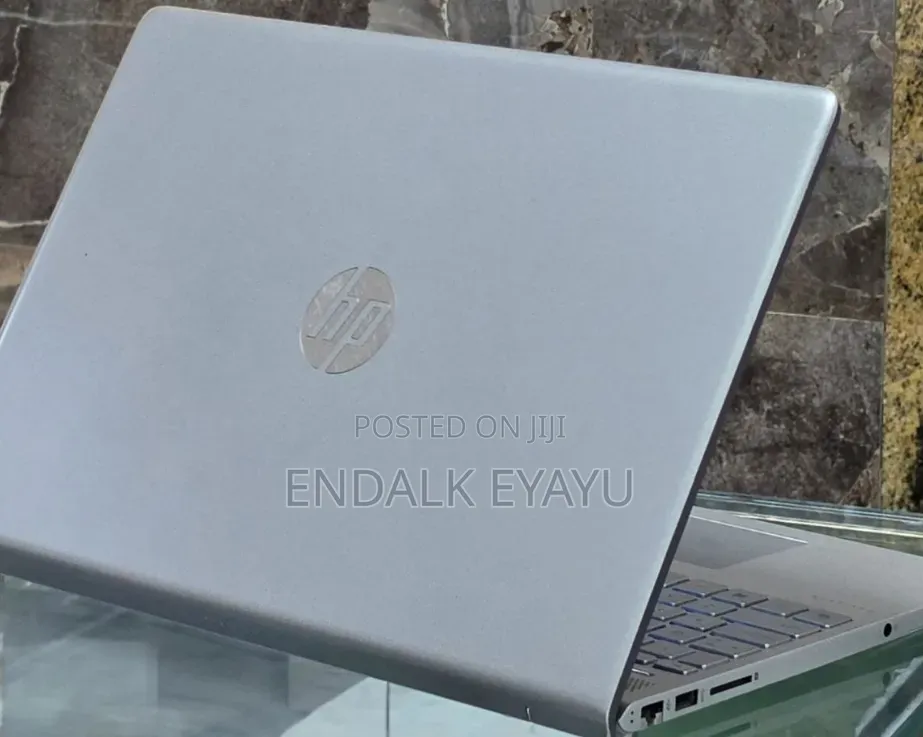 New Laptop HP Pavilion 15 8GB Intel Core i5 SSD 256GB