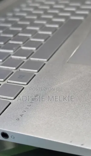 New Laptop HP Pavilion 15 8GB Intel Core i5 SSD 256GB