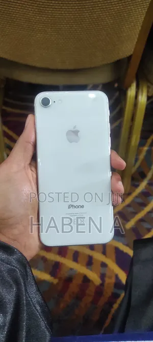 Apple iPhone 8 64 GB White