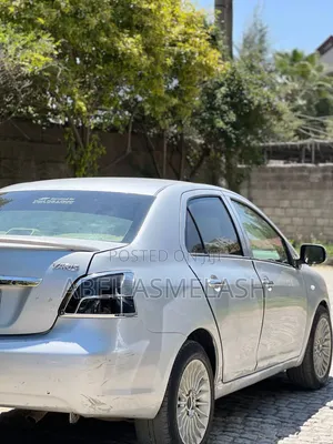 Toyota Yaris 2013 Silver