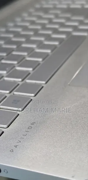 New Laptop HP Pavilion 15 8GB Intel Core i5 SSD 256GB