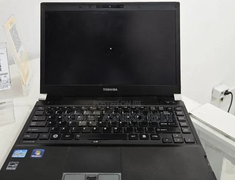 Laptop Toshiba Portege R830 6GB Intel Core i5 SSD 72GB