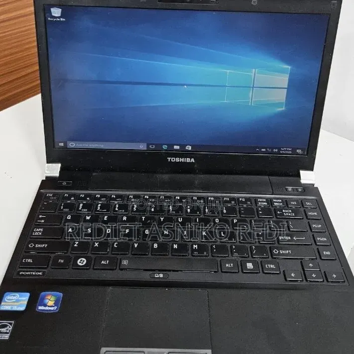 Laptop Toshiba Portege R830 6GB Intel Core i5 SSD 72GB