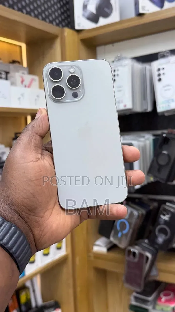 New Apple iPhone 15 Pro Max 256 GB White