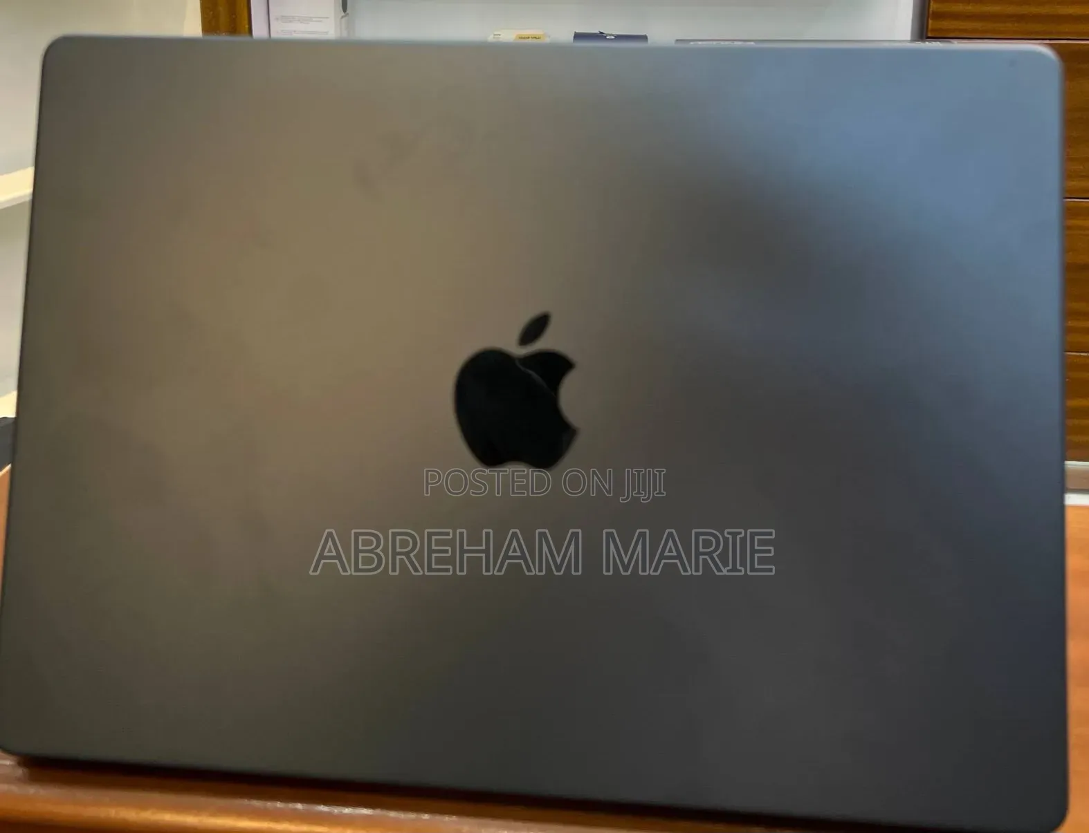 New Laptop Apple MacBook Pro 2025 M5 16GB Apple M5 Pro SSD 512GB