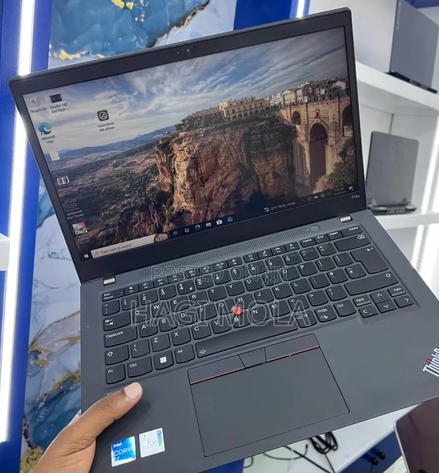 New Laptop Lenovo ThinkPad T14s G4 16GB Intel Core i7 SSD 512GB