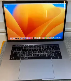 New Laptop Apple MacBook Pro 2017 16GB Intel Core i7 SSD 512GB