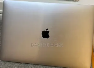 New Laptop Apple MacBook Pro 2017 16GB Intel Core i7 SSD 512GB