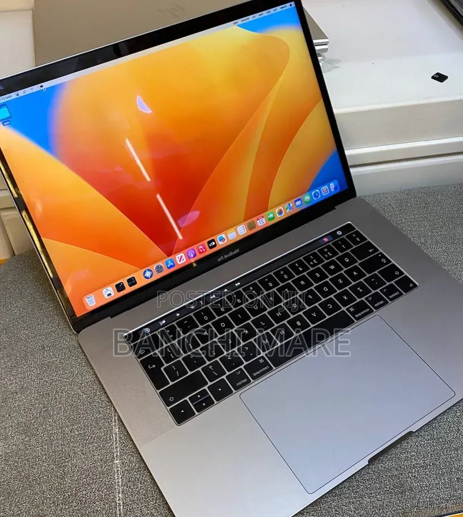 New Laptop Apple MacBook Pro 2017 16GB Intel Core i7 SSD 512GB
