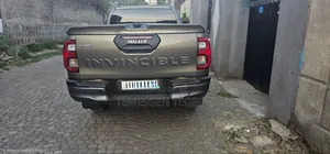 Toyota Hilux 2021 Gray