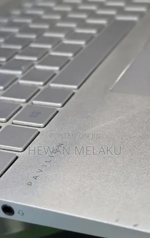 New Laptop HP Pavilion 15 8GB Intel Core i5 SSD 256GB