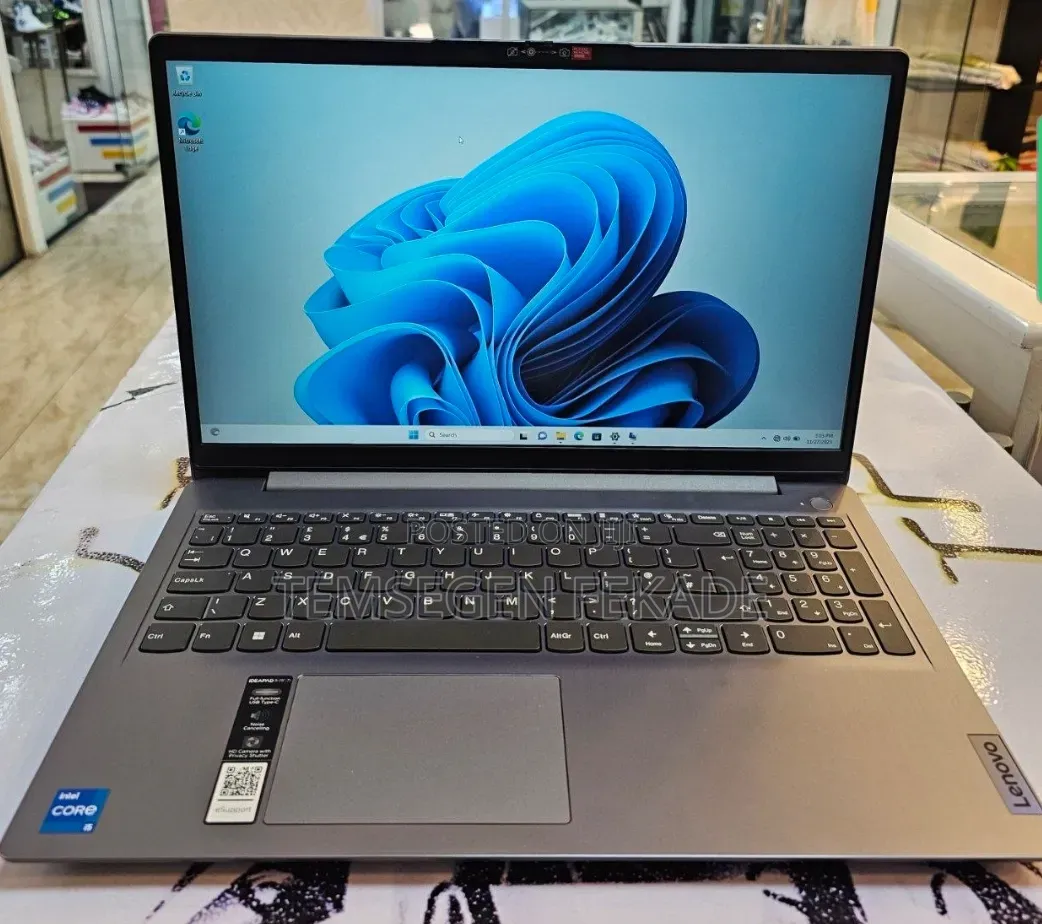 New Laptop Lenovo Ideapad 3 8GB Intel Core i5 SSD 512GB