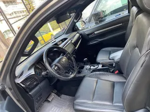 Toyota Hilux 2021 Gray