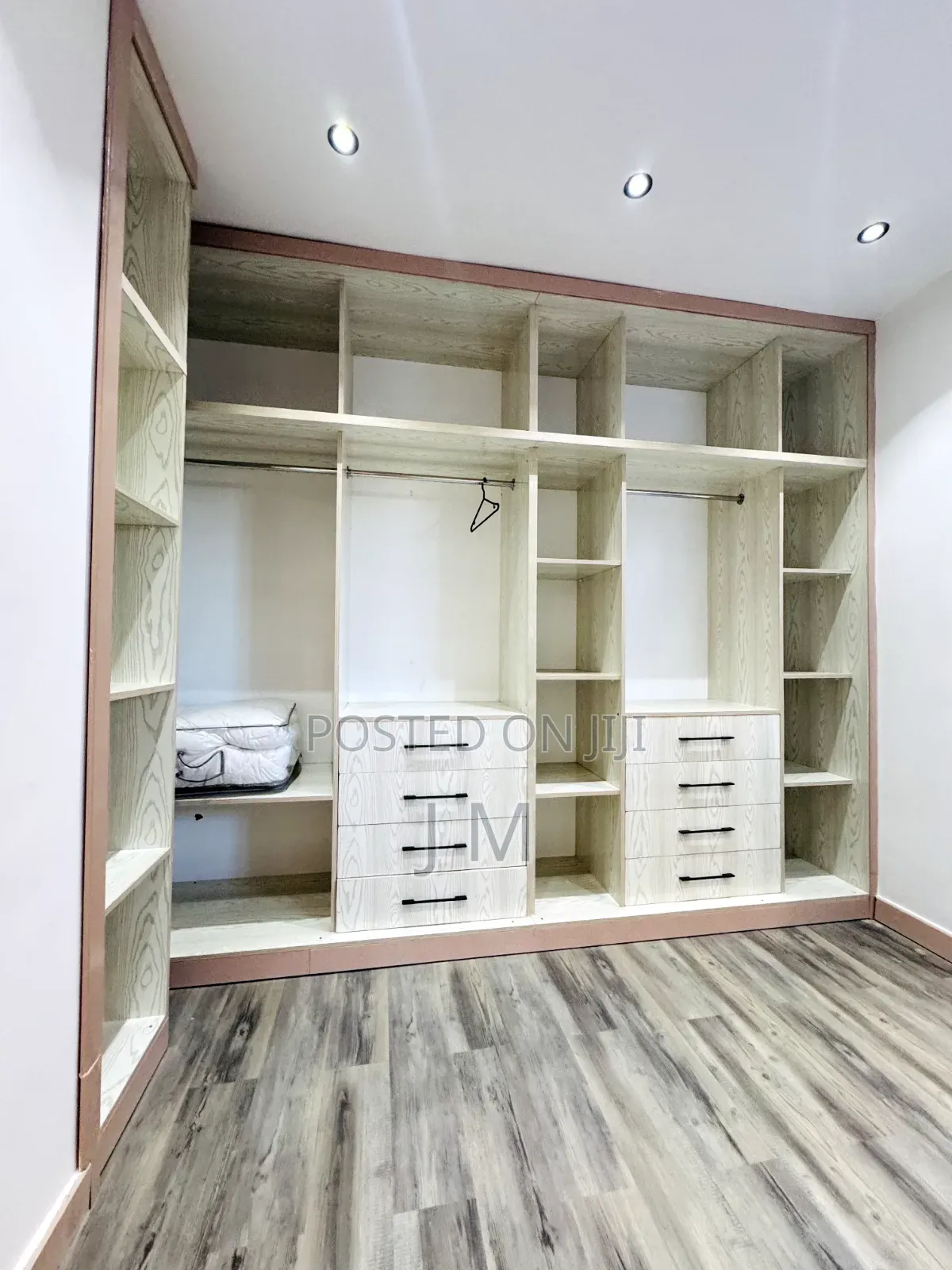 Furnished 4bdrm Apartment in Kirkos for rent