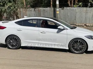 Hyundai Avante 2017 White