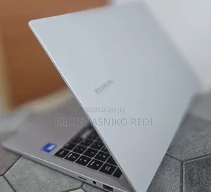New Laptop Samsung Galaxy Book 2 8GB Intel Core i5 SSD 512GB