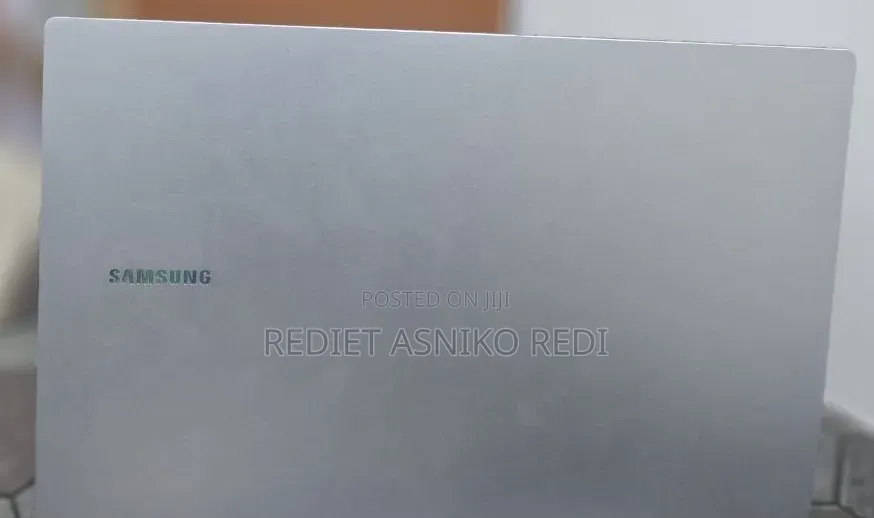 New Laptop Samsung Galaxy Book 2 8GB Intel Core i5 SSD 512GB