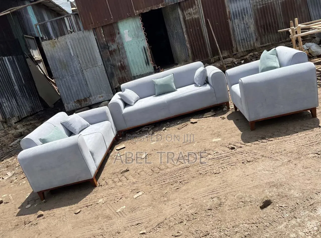 ጥራት ያለው አዲስ የሶፋ ስብስብ (Sofa Set