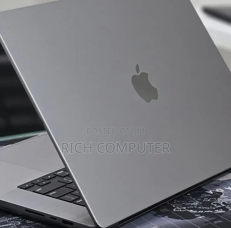 New Laptop Apple MacBook 16GB Apple M2 SSD 512GB