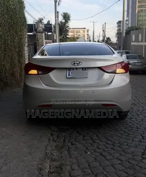 Hyundai Elantra 2013 Silver