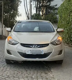 Hyundai Elantra 2013 Silver