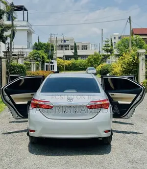 Toyota Corolla 2015 Silver