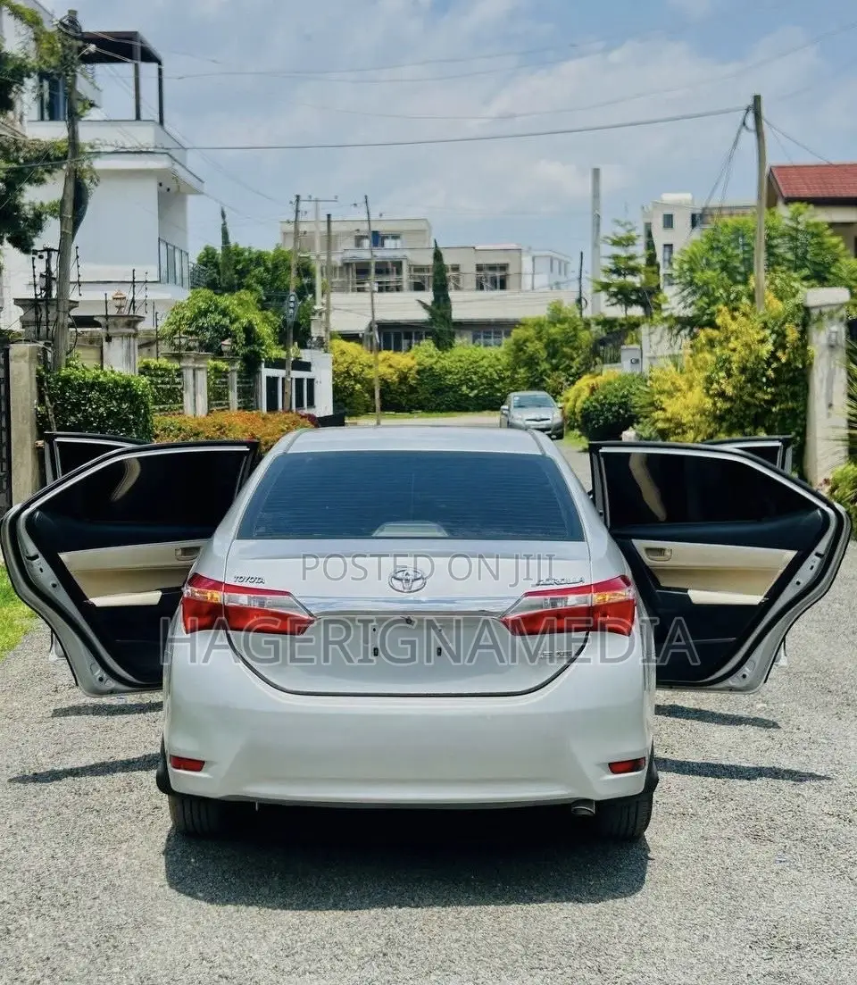 Toyota Corolla 2015 Silver