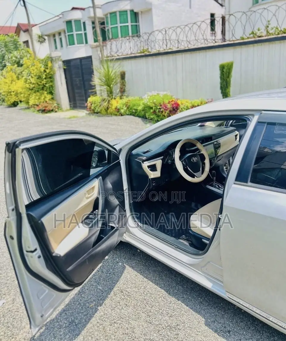 Toyota Corolla 2015 Silver