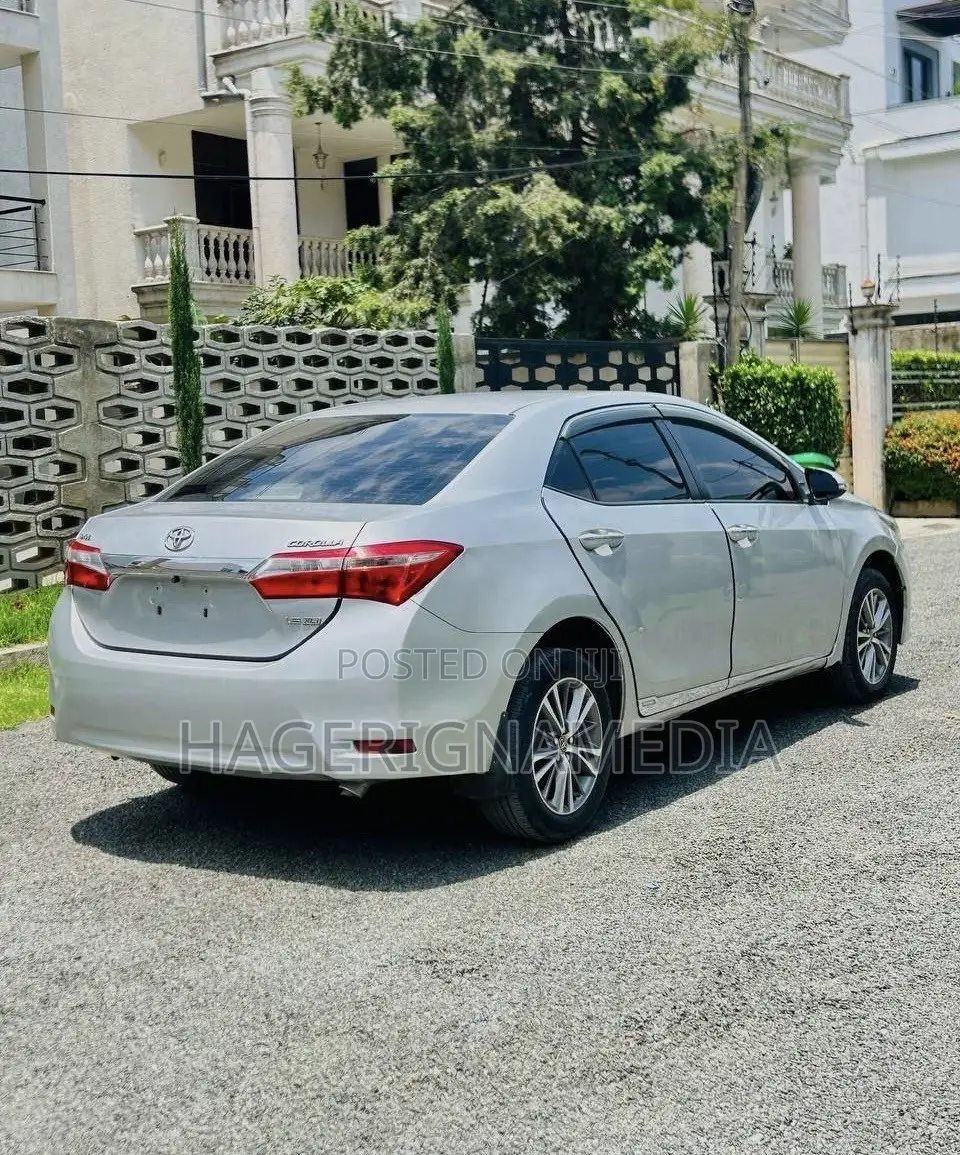 Toyota Corolla 2015 Silver