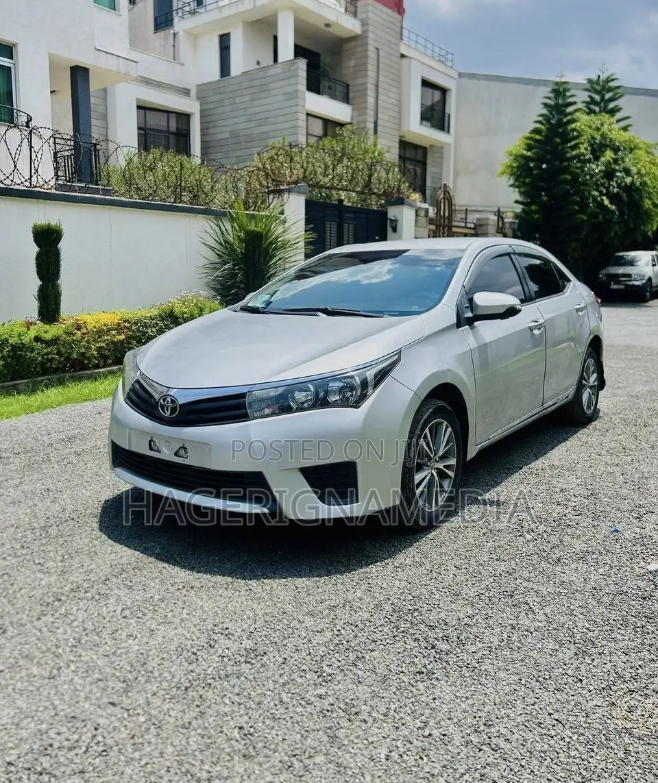 Toyota Corolla 2015 Silver