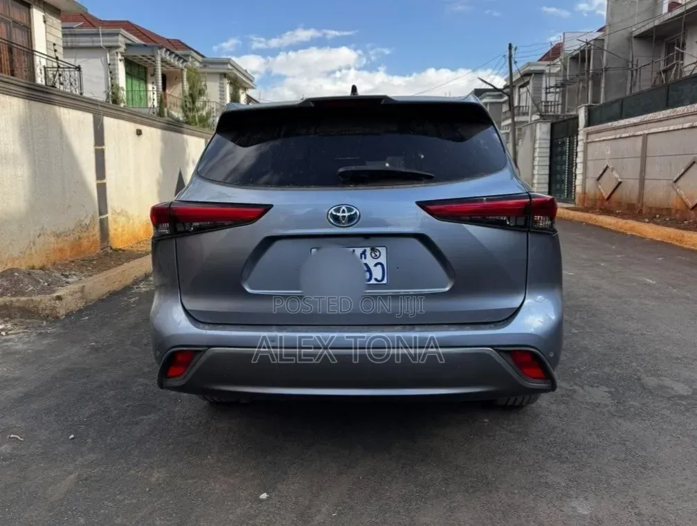 Toyota Grand Highlander 2024 Gray