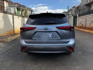 Toyota Grand Highlander 2024 Gray