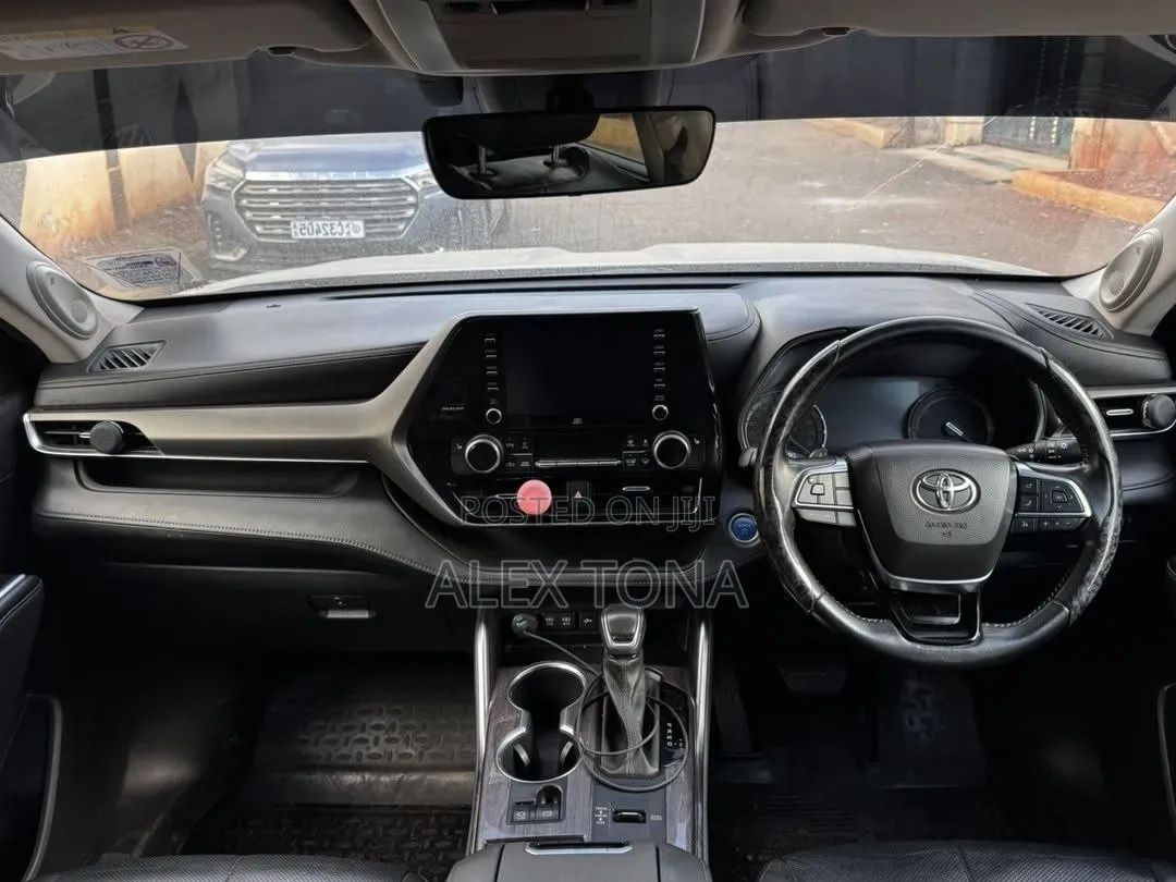 Toyota Grand Highlander 2024 Gray