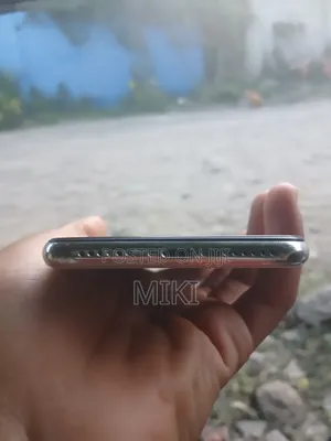 Apple iPhone X 64 GB White