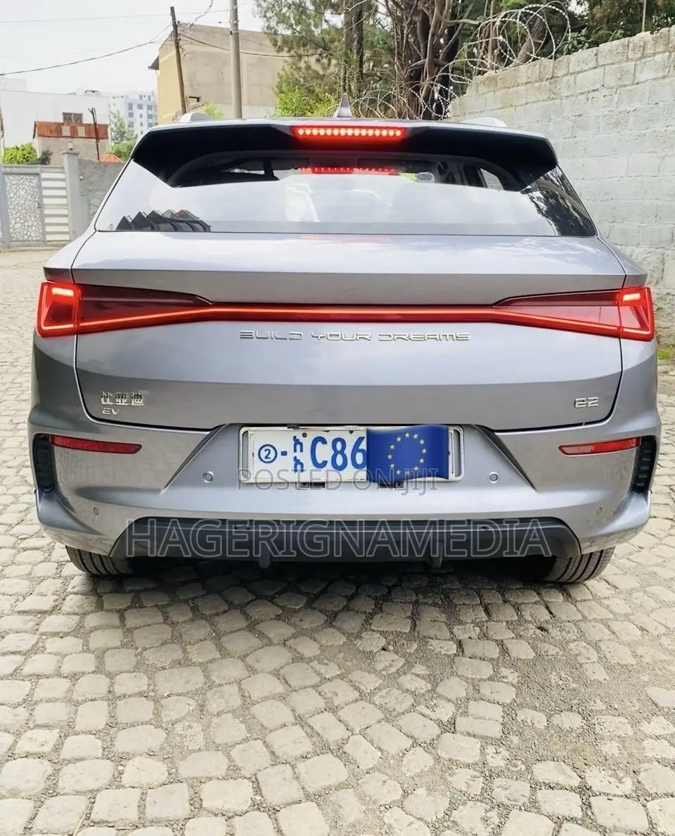 BYD E2 43 kWh 94 hp FWD 2025 Gray