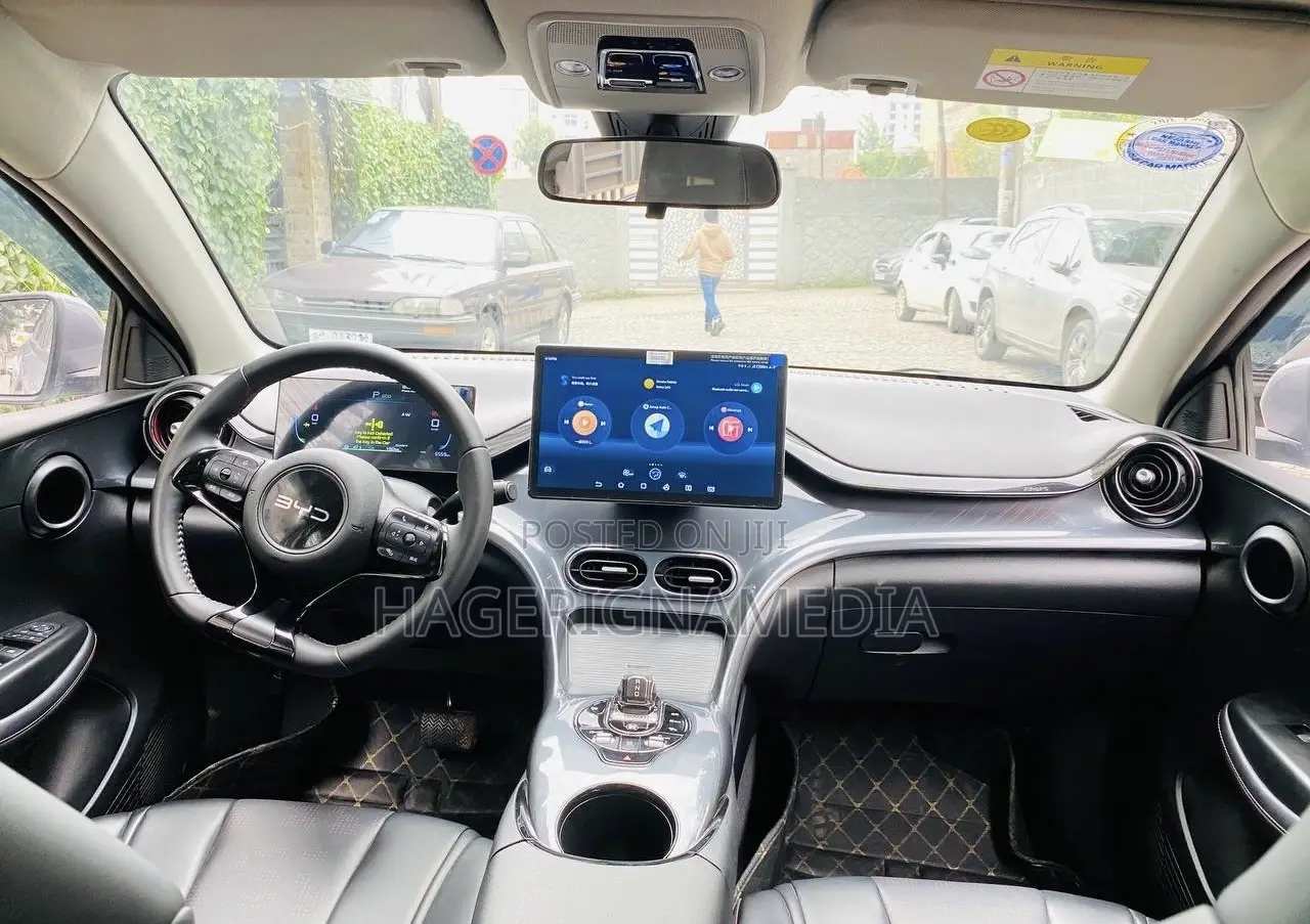 BYD E2 43 kWh 94 hp FWD 2025 Gray