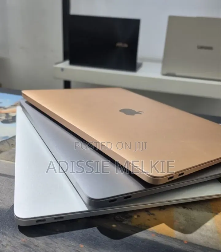New Laptop Apple MacBook 8GB Apple M1 SSD 256GB