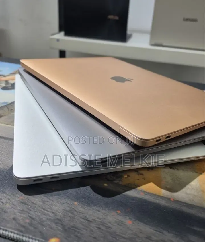 New Laptop Apple MacBook 8GB Apple M1 SSD 256GB