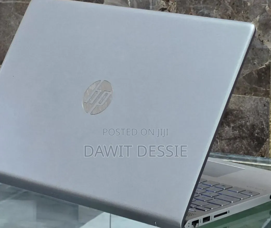 New Laptop HP Pavilion 15 8GB Intel Core i5 SSD 256GB
