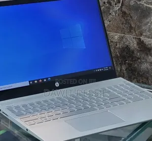 New Laptop HP Pavilion 15 8GB Intel Core i5 SSD 256GB
