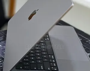 New Laptop Apple MacBook Pro 2021 M1 16GB Apple M1 Pro SSD 512GB