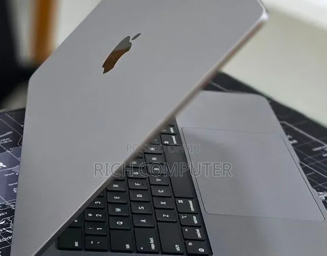 New Laptop Apple MacBook Pro 2021 M1 16GB Apple M1 Pro SSD 512GB
