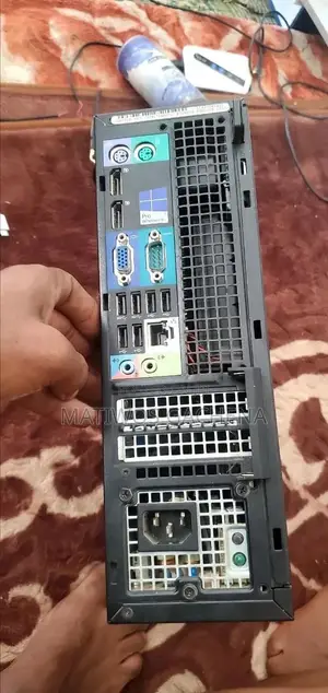 Desktop Computer Dell OptiPlex 9020 4GB Intel Core i3 HDD 500GB