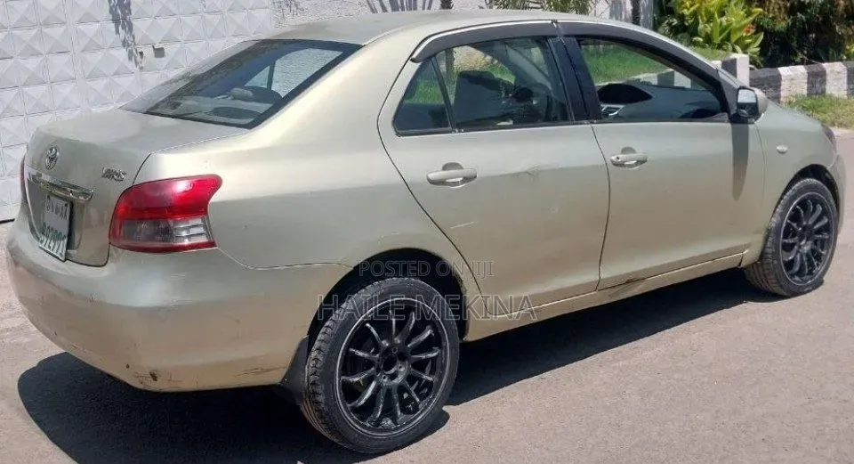 Toyota Yaris 2007 Beige