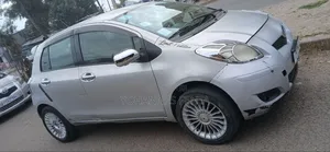 Toyota Yaris Base Hatchback 3dr 2010 Silver
